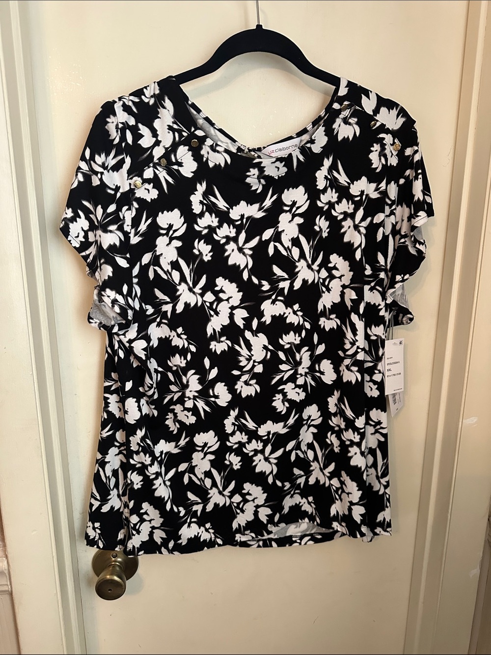 Liz Claiborne Black and White Floral Short Sleeve Top NWT Size XXL